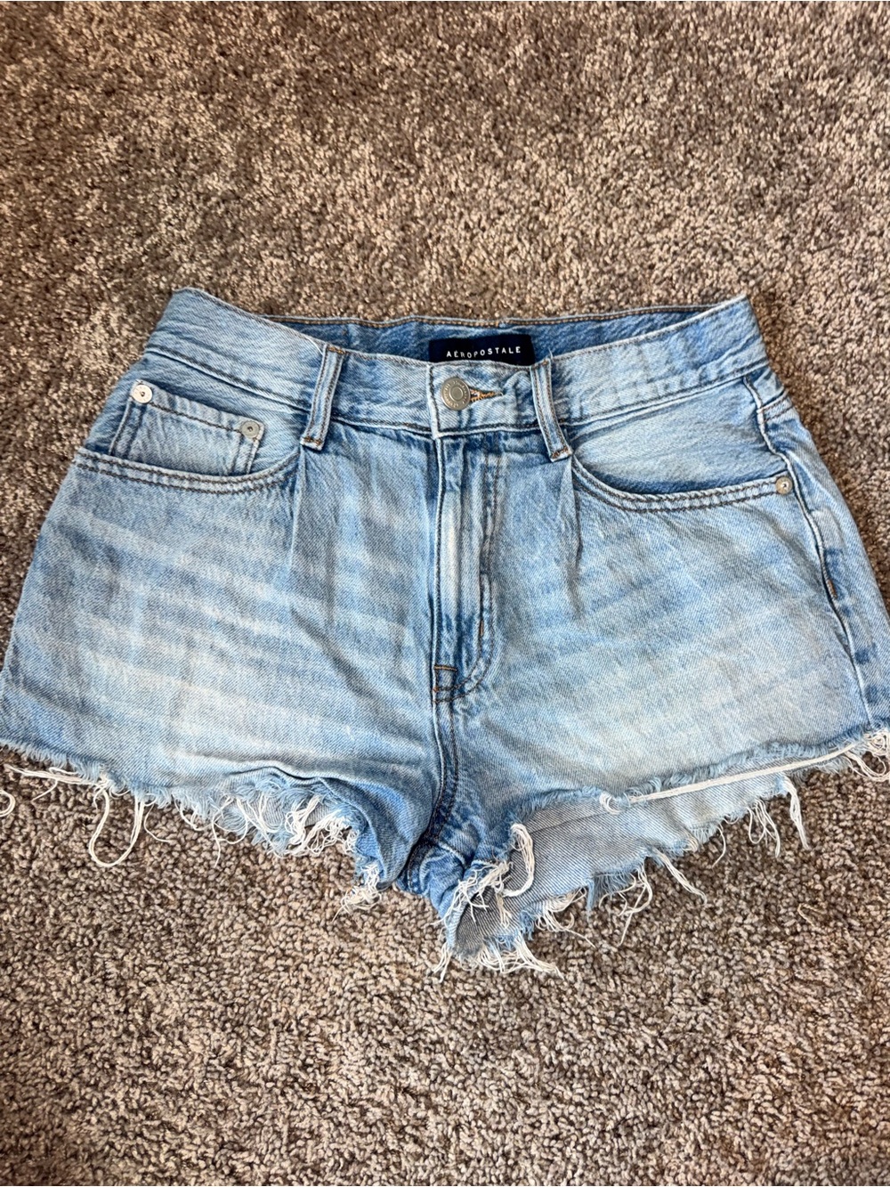 Women’s Size 4 Aeropostale Light Wash Distressed Denim Shorts Frayed Hem